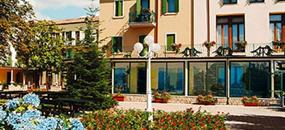 Park Hotel Jolanda s bazénem CH - San Zeno di Montana / Lago di Garda