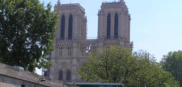 Adventní Paříž - letem světem