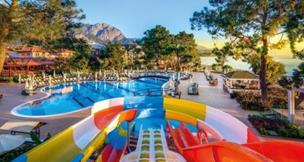 Hotel Crystal Aura Beach resort and Spa