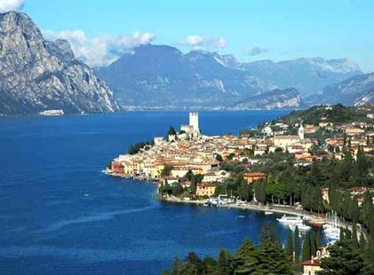 Jezero Lago Di Garda, perla italských Alp