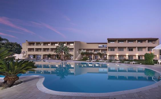 Hotel San Teodoro s bazénem MK