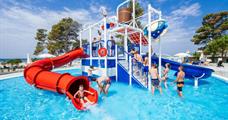 Resort Zaton s bazénem TRAV / Zaton